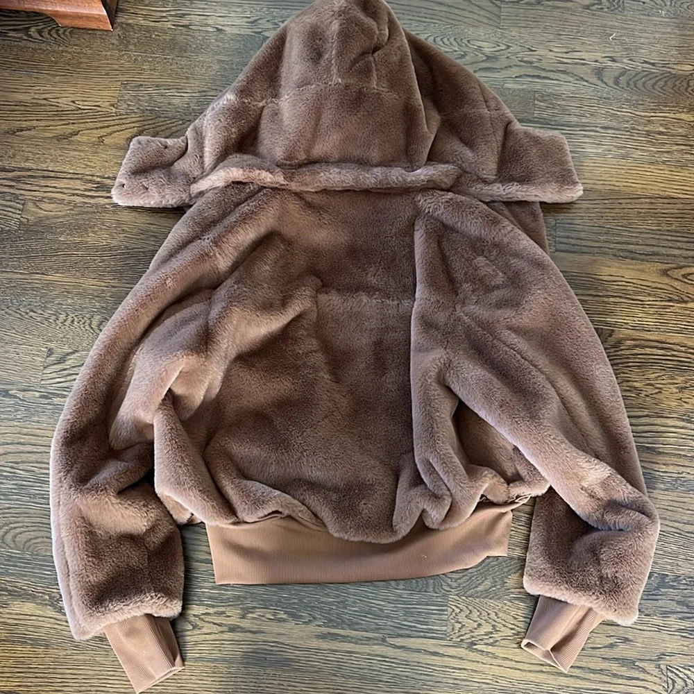 ALO faux fur foxy jacket - M - Picture 5 of 7